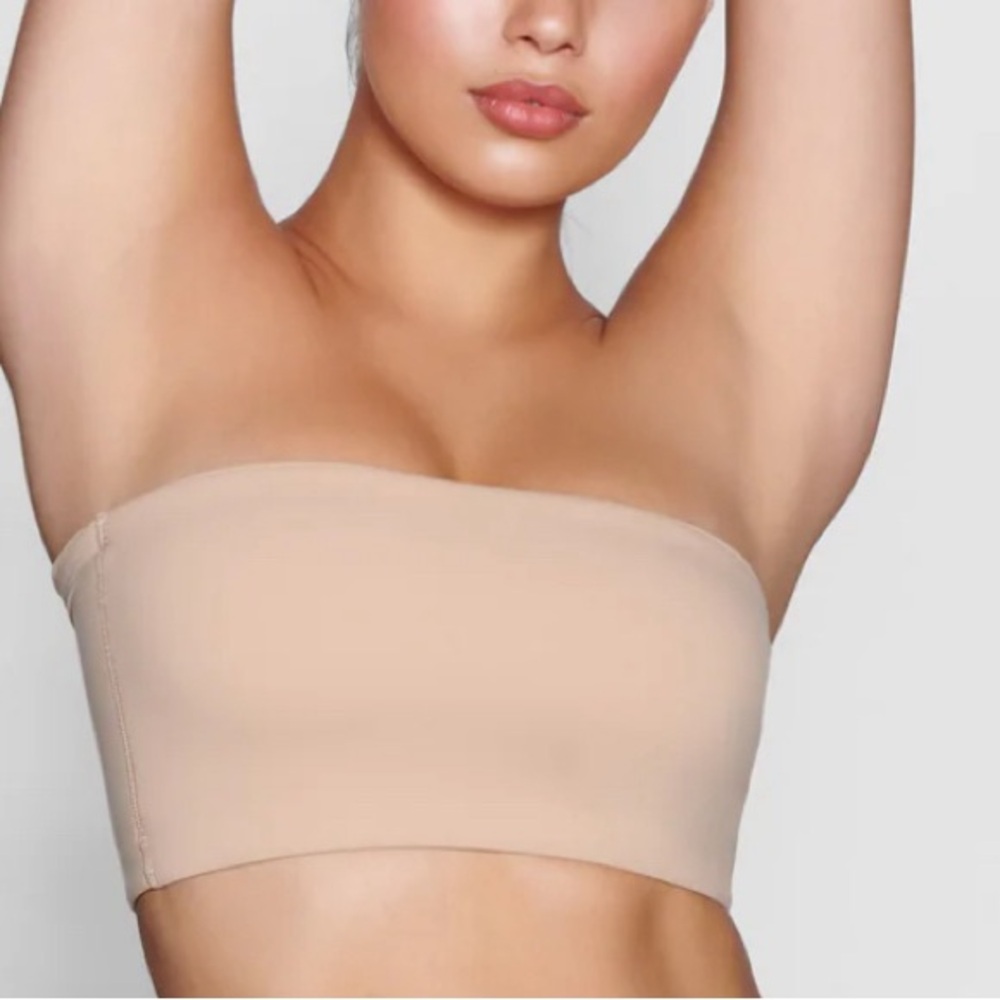 SKIMS Bandeau Bra in Clay